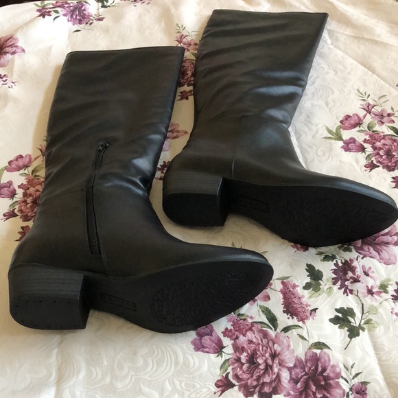 Brand New…Esprit treasure boots comes in original box - Picture 2 of 8